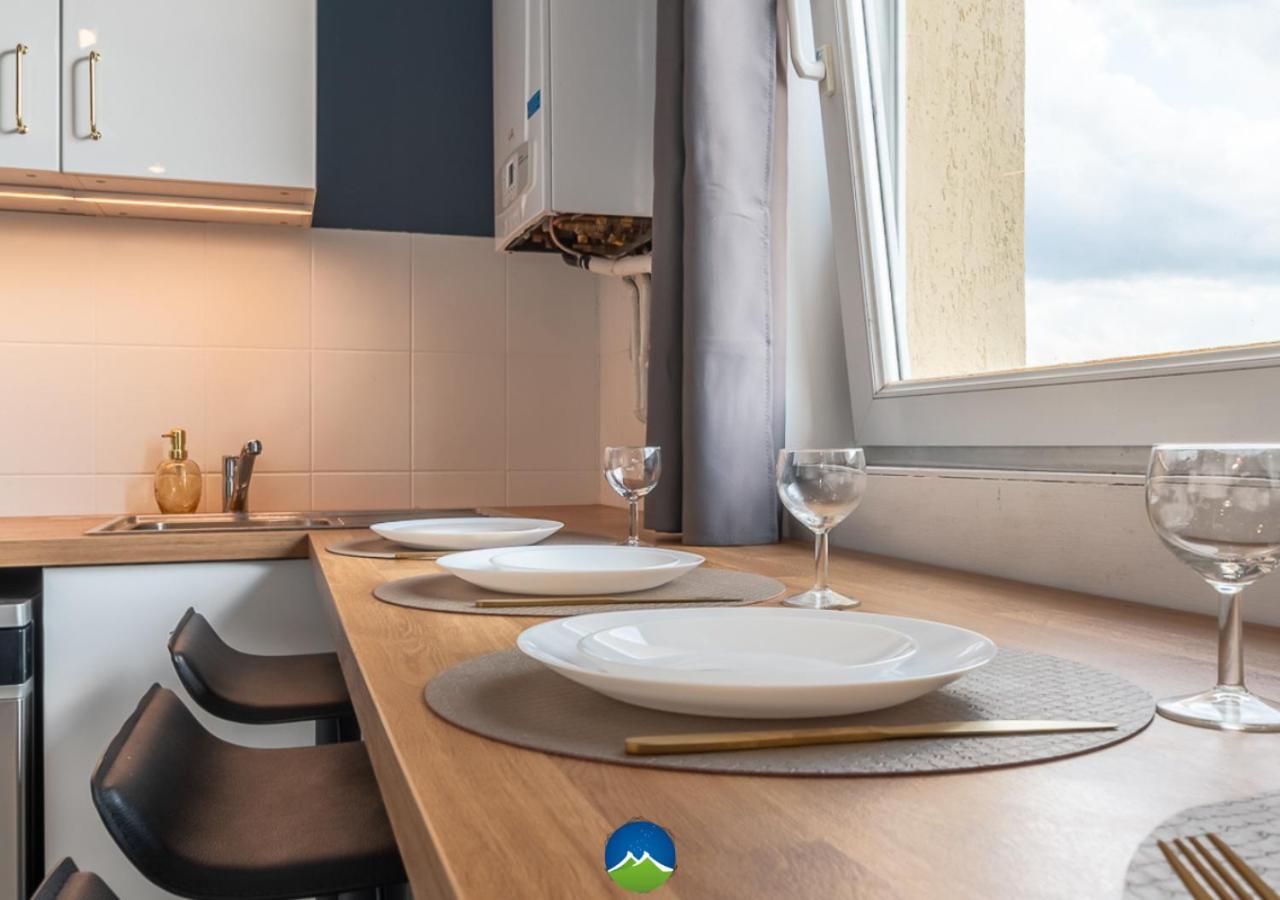 3 Appts - 3 A 7 Lits - Parfait 6 A 10 Pers - Max 26 Pers - 1 Immeuble - Convivialite, Rentabilite ------ English - 3 Apts - 3 To 7 Beds - Ideal For 6 To 10 Guests - Up To 26 - Same Building - Friendly, Flexible Hettange-Grande Extérieur photo