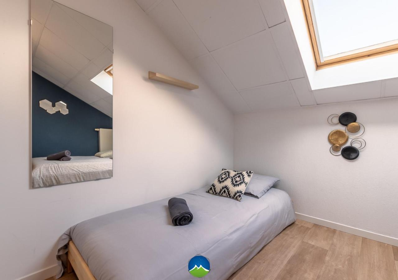 3 Appts - 3 A 7 Lits - Parfait 6 A 10 Pers - Max 26 Pers - 1 Immeuble - Convivialite, Rentabilite ------ English - 3 Apts - 3 To 7 Beds - Ideal For 6 To 10 Guests - Up To 26 - Same Building - Friendly, Flexible Hettange-Grande Extérieur photo