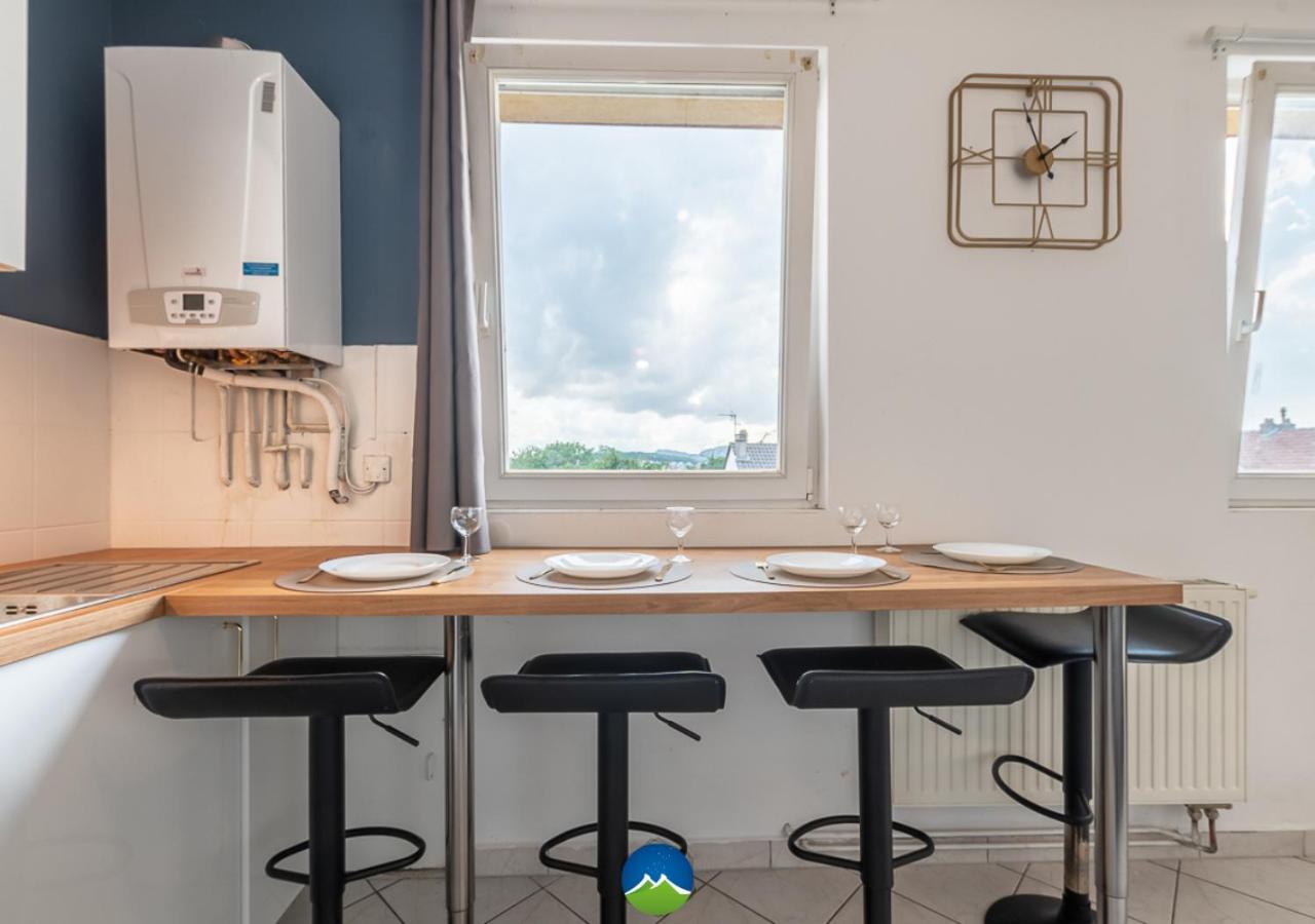 3 Appts - 3 A 7 Lits - Parfait 6 A 10 Pers - Max 26 Pers - 1 Immeuble - Convivialite, Rentabilite ------ English - 3 Apts - 3 To 7 Beds - Ideal For 6 To 10 Guests - Up To 26 - Same Building - Friendly, Flexible Hettange-Grande Extérieur photo